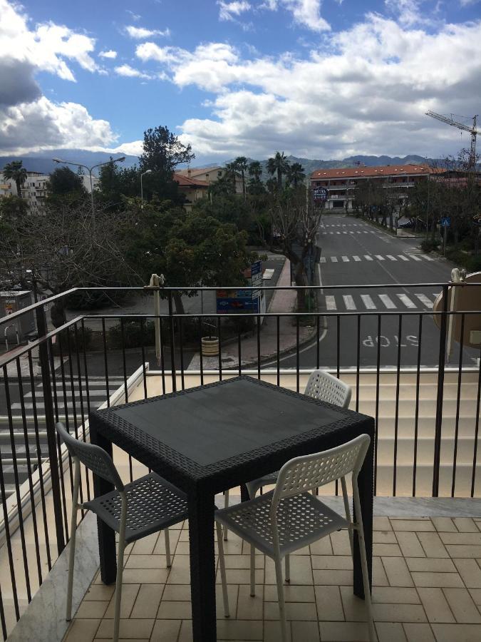 Home Zeus Giardini Naxos Exterior photo